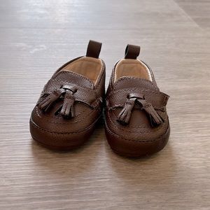 Infants size 1 Brown loafer dress shoes.